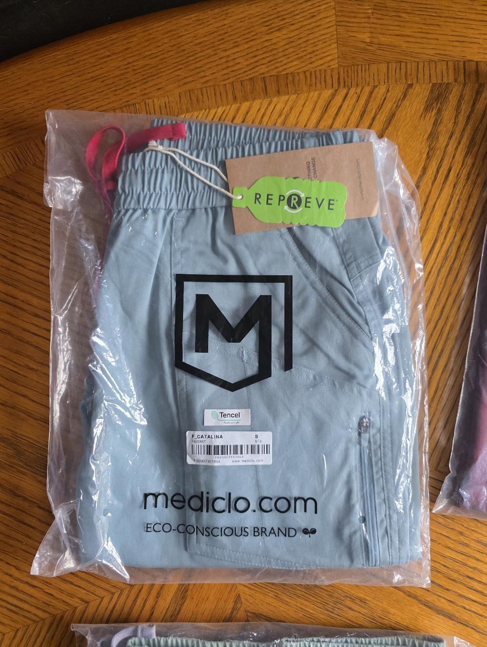 NWT Mediclo Scrub Joggers And Top - ASSORTED Color - Picture 2 of 4